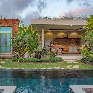Kubu Kayu Villa